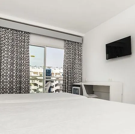 Globales Patos Park Hotel 4*